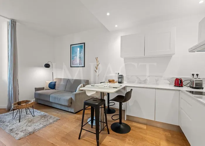 Ref 2023- Croisette - To Rent *