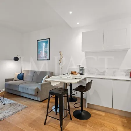 Ref 2023- Croisette - To Rent *